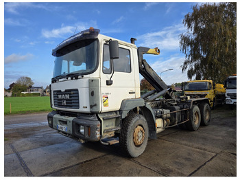 Camion ampliroll MAN