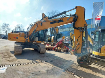Pelle sur chenille LIEBHERR R 926