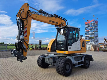 Pelle sur pneus LIEBHERR A 916