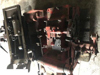 Boîte de vitesse et pièces pour Machine agricole Case 785 - Obudowa Skrzyni: photos 4