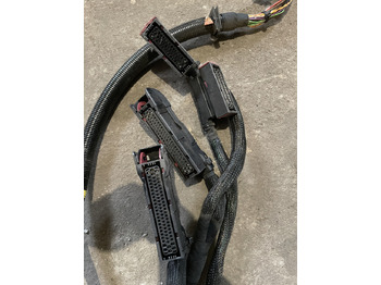 Câble/ Fil pour Ensileuse Claas Jaguar 880-830 980-930 - wiązka elektryczna kabiny 0018110206: photos 4