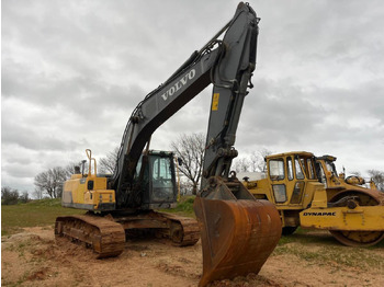 Pelle sur chenille VOLVO EC220DL