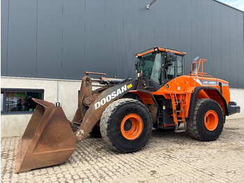 Chargeuse sur pneus DOOSAN DL420
