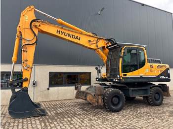 Pelle sur pneus HYUNDAI