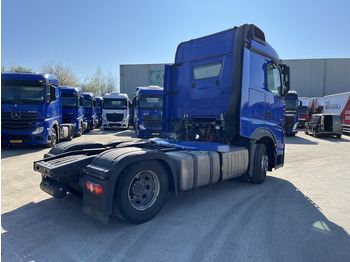 Tracteur routier Mercedes-Benz Actros 1842 Streamspace / 937 dkm / 2 Tanks / NL Truck: photos 2