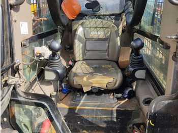 Chargeuse sur chenilles Case TR 320: photos 5