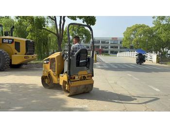 Compacteur CATERPILLAR CB14B