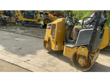 Compacteur CATERPILLAR CB14B: photos 3