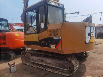 Pelle sur chenille CATERPILLAR E70B: photos 2