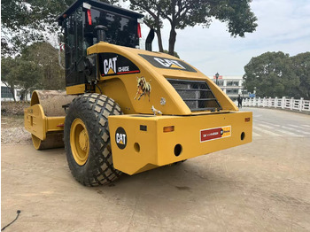 Engins de chantier CATERPILLAR