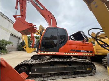 Pelle sur chenille DOOSAN DX300LC-7