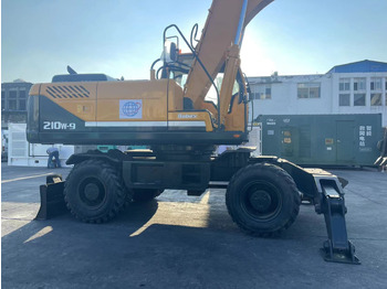 Pelle sur pneus Hyundai R210W-9: photos 3