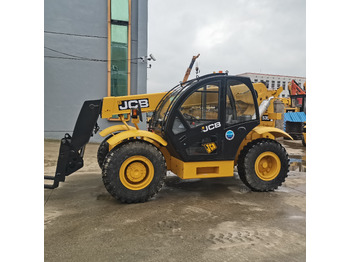 Chariot télescopique JCB
