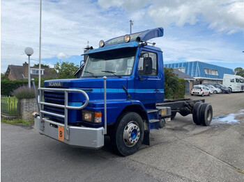 Châssis cabine SCANIA T82