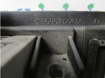 Système électrique pour Camion DAF CF 65 FUSEBOARD P/NO 518685102/02: photos 2 Système électrique pour Camion DAF CF 65 FUSEBOARD P/NO 518685102/02: photos 2