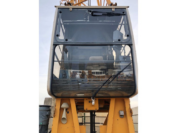 Grue à tour LIEBHERR