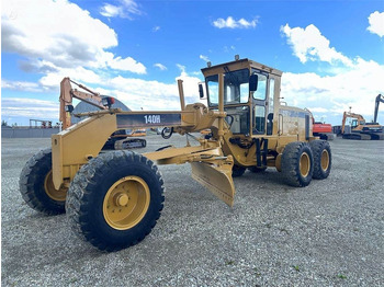 Niveleuse CATERPILLAR 140H