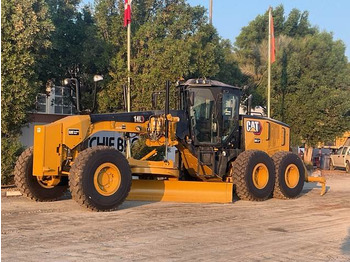 Niveleuse CATERPILLAR 14