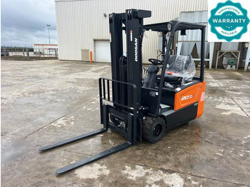 Chariot élévateur électrique DOOSAN