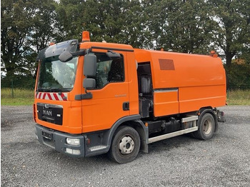 Balayeuse de voirie MAN TGL 12.220