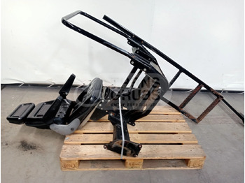 Grue auxiliaire FASSI