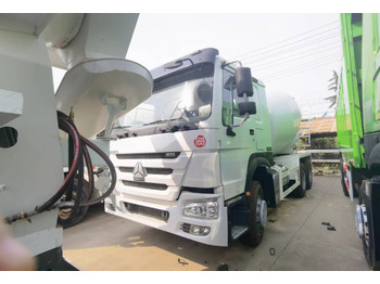 Camion malaxeur Sinotruk HOWO 371 6*4 Concrete mixer truck: photos 3