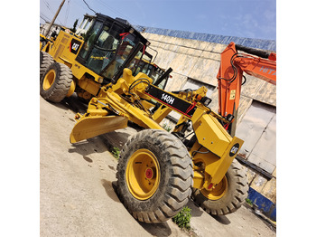 Niveleuse CATERPILLAR 140H