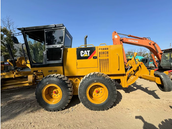 Niveleuse CATERPILLAR 140H
