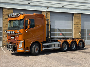 Camion ampliroll VOLVO FH12