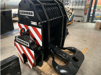 Grue auxiliaire LIEBHERR