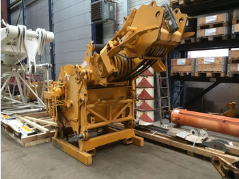 Grue auxiliaire LIEBHERR