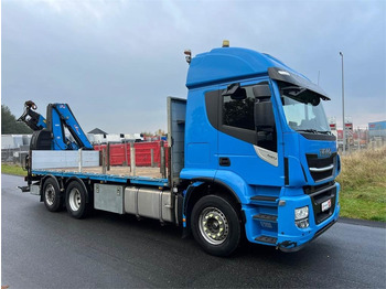 Camion grue IVECO