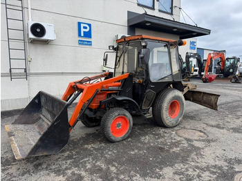 Tracteur agricole Kubota L245 DT ETUKUORMAAJALLA: photos 3