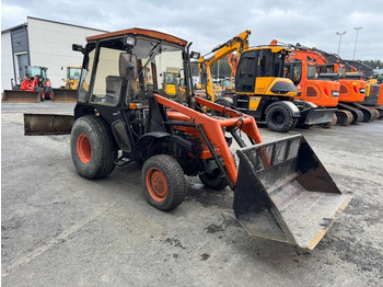 Tracteur agricole Kubota L245 DT ETUKUORMAAJALLA: photos 5