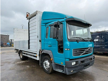 Camion plateau VOLVO FL6