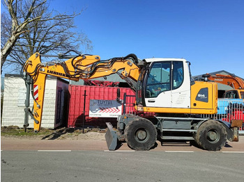 Pelle sur pneus LIEBHERR A 914