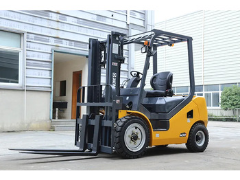 Chariot tout terrain neuf XCMG FD30T 3 ton hydraulic Fork Lift Truck Forklift With Attachments: photos 3