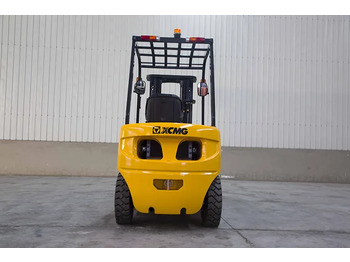 Chariot tout terrain neuf XCMG FD30T 3 ton hydraulic Fork Lift Truck Forklift With Attachments: photos 5