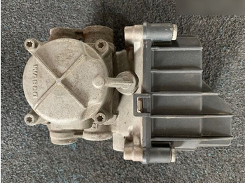 Valve de frein pour Camion 1867005   DAF XF 106 truck: photos 4