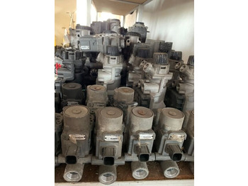 Valve de frein pour Camion 1867005   DAF XF 106 truck: photos 5