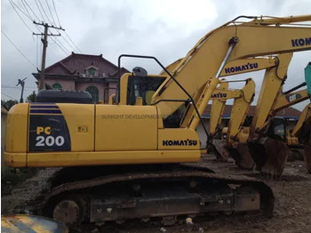 Pelle sur chenille KOMATSU PC200-8