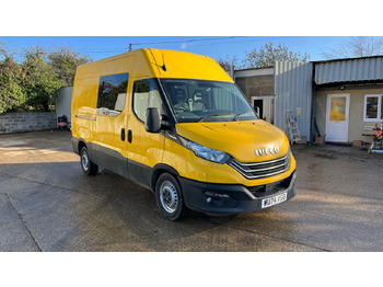 Utilitaire double cabine IVECO Daily