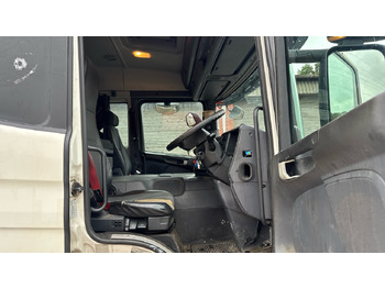 Camion à rideaux coulissants SCANIA P 250: photos 5