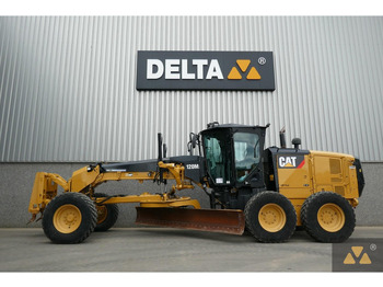 Niveleuse CATERPILLAR 120