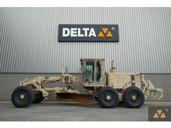 Niveleuse CATERPILLAR