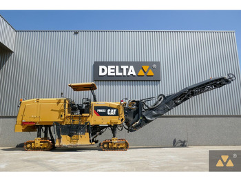 Travaux routiers CATERPILLAR