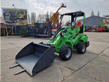 Chargeuse compacte sur chenilles AVANT