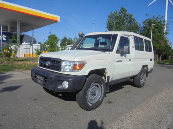 Voiture TOYOTA Land Cruiser