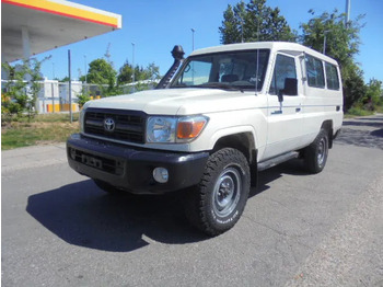 Voiture TOYOTA Land Cruiser
