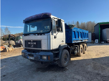 Camion benne MAN 26.403
